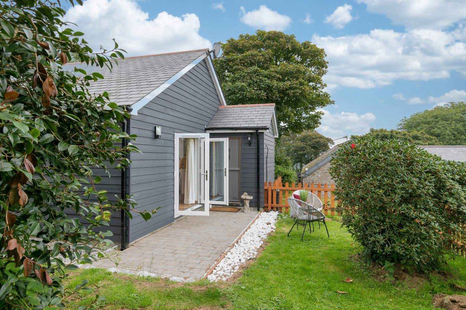 Willow Cottage and Garden