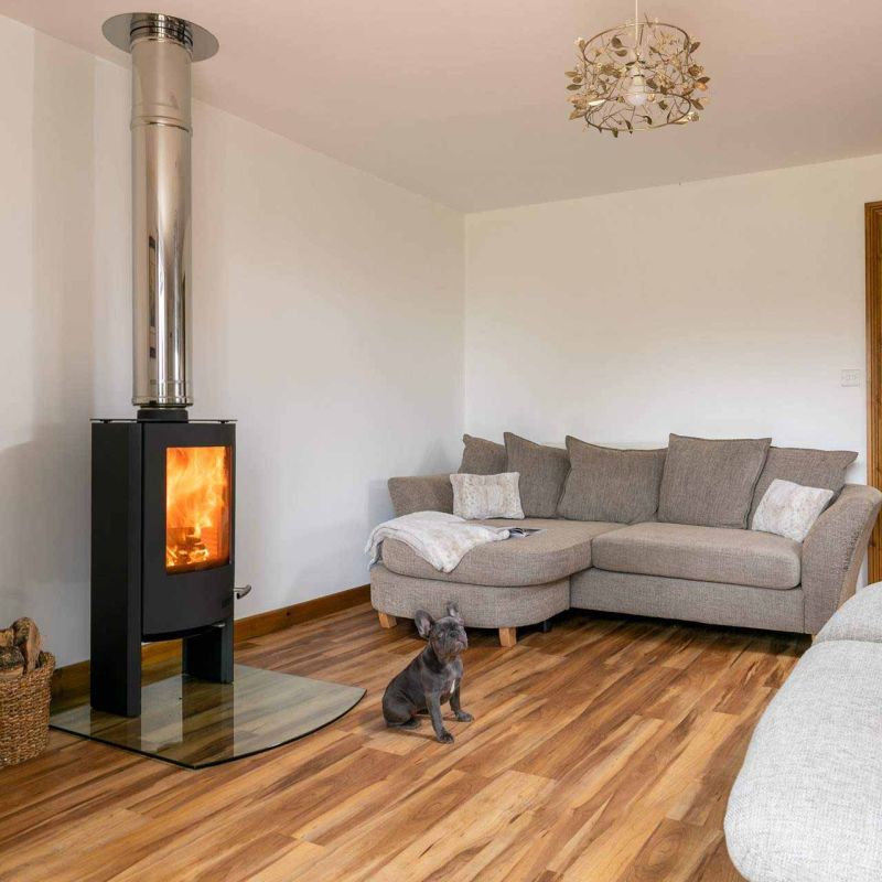 Willow Cottage cozy fireplace and seating